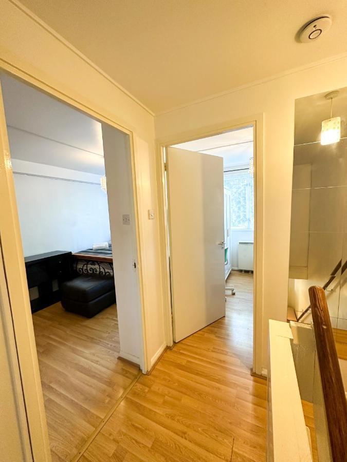 36 O'Leary Square Apartment London Exterior photo